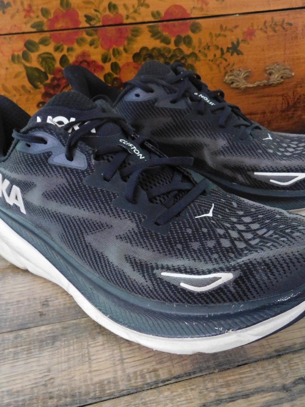 Hoka Clifton 9 Mens Size 13 D Shoe Black/White